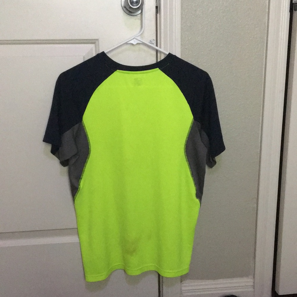 Champion dri fit shirt - Picture 2 of 3